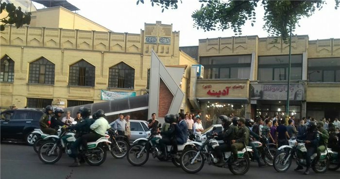 گزارش آرازنیوز از به خشونت کشیده شدن تظاهرات در شهرهای اورمیه و تبریز (تصاویر) گزارش آرازنیوز از به خشونت کشیده شدن تظاهرات در شهرهای اورمیه و تبریز (تصاویر)