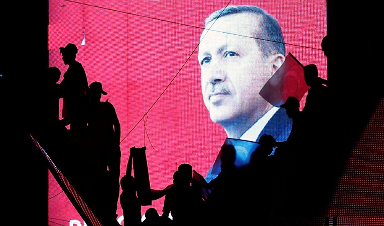 حمله به هتلی که اردوغان در آنجا استراحت می کرد و شرح جزئیات حادثه + ویدئو حمله به هتلی که اردوغان در آنجا استراحت می کرد و شرح جزئیات حادثه + ویدئو