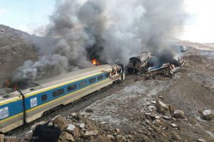 ۳۶ شهروند آزربایجانی در سانحه برخورد دو قطار در سمنان جان باختند