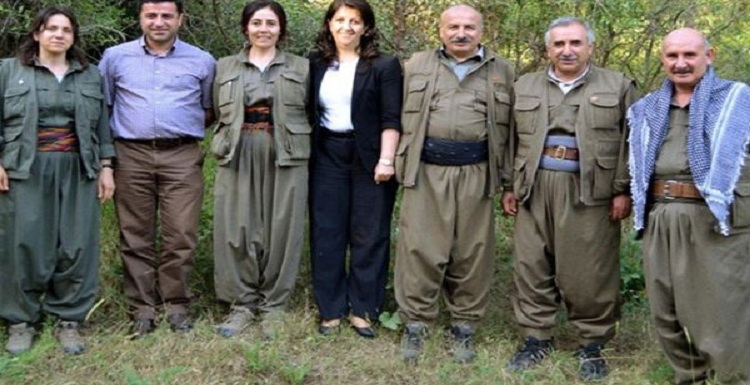 دستگیری رهبران و برخی نمایندگان حزب دموکراتیک خلق تورکیه به اتهام همکاری با گروه تروریستی دستگیری رهبران و برخی نمایندگان حزب دموکراتیک خلق تورکیه به اتهام همکاری با گروه تروریستی