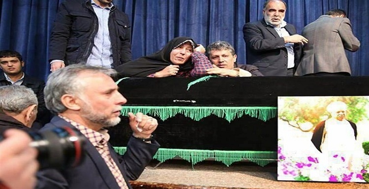 به دنبال مرگ مشکوک هاشمی رفسنجانی پسر بزرگ وی ادعای کشته شدن پدرش را مطرح کرد به دنبال مرگ مشکوک هاشمی رفسنجانی پسر بزرگ وی ادعای کشته شدن پدرش را مطرح کرد
