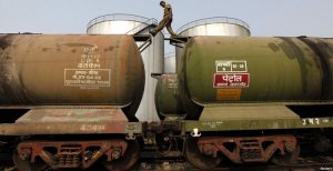 هند واردات نفتی از ایران را کاهش می دهد