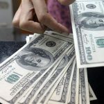قیمت دلار در ایران از ۳۰ هزار تومان گذشت