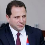 وزیر دفاع ارمنستان استعفا داد