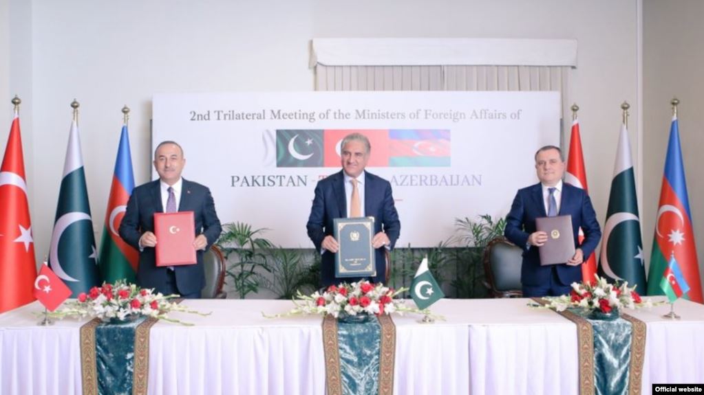 امضای توافقنامه سه جانبه آذربایجان، ترکیه و پاکستان در اسلام آباد