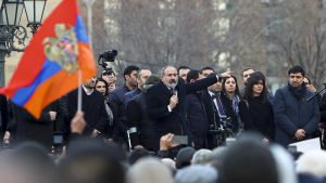 تداوم بحران در ارمنستان و تقابل دولت و ارتش در این کشور
