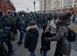 پلیس روسیه ۱۳ هزار معترض ضد جنگ را دستگیر کرده است