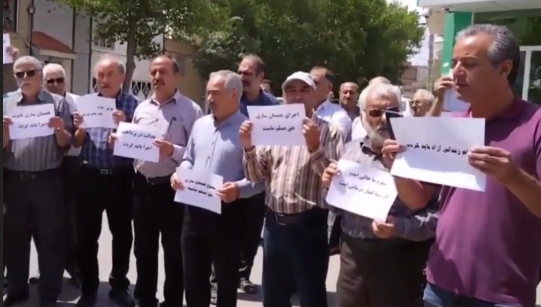 برگزاری تجمع بازنشستگان استان اردبیل در اعتراض به وضعیت معیشتی